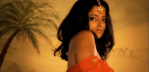  Sensual Bollywood Dancing Babe